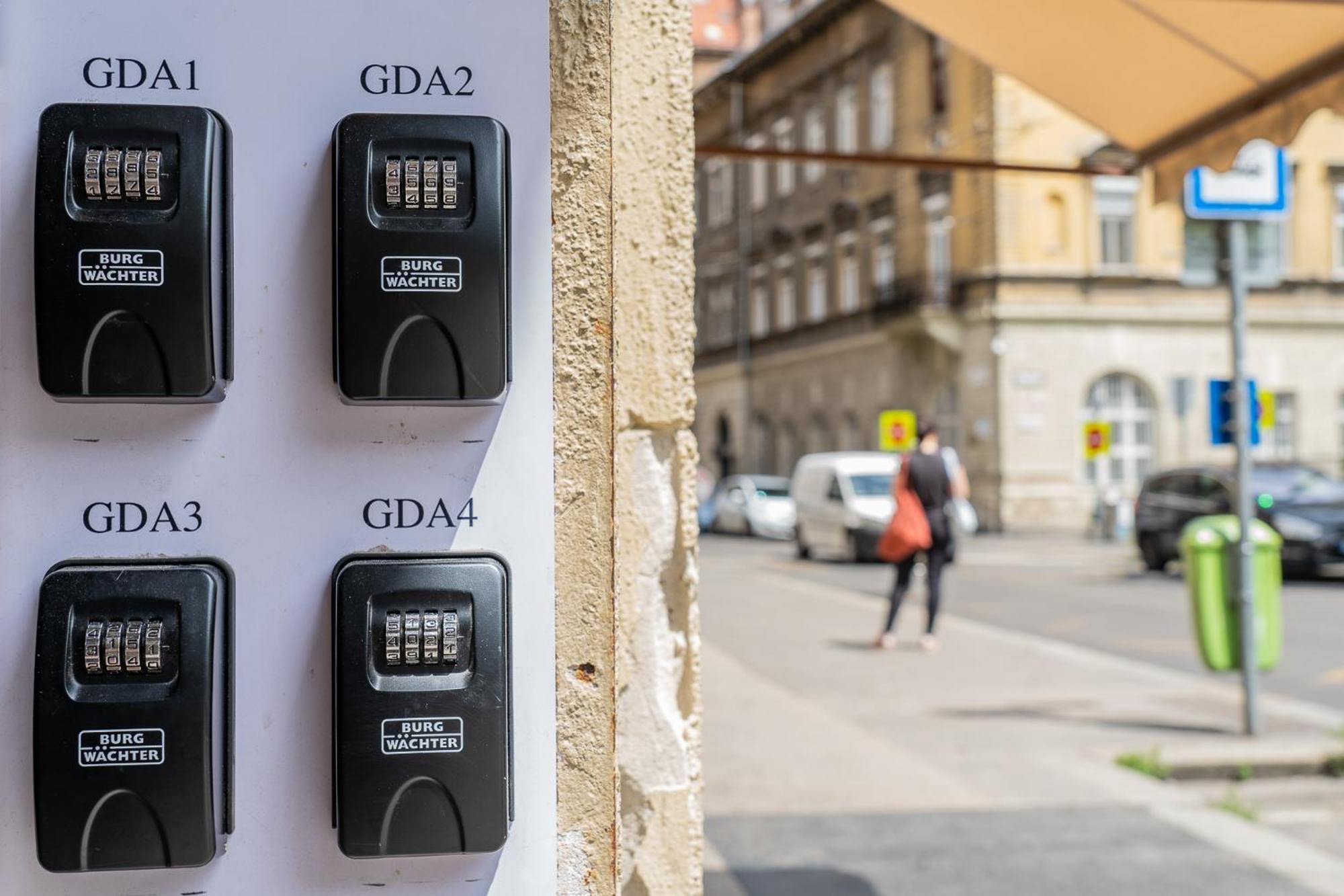 Glam Downtown Apartments Budapest Ngoại thất bức ảnh